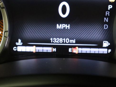 Used 2021 Jeep Renegade Latitude w/ Sun & Sound Group AWD/4WD image 38