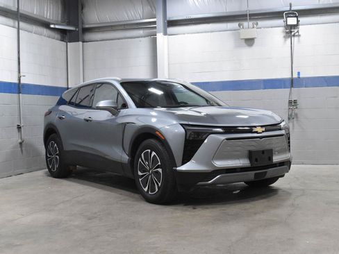Used 2024 Chevrolet Blazer EV LT AWD/4WD image 28