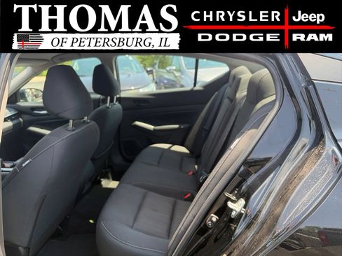 Used 2025 Nissan Altima 2.5 SV FWD image 21