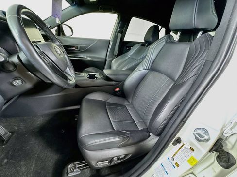 Used 2022 Toyota Venza Limited AWD/4WD image 25