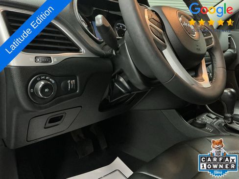 Used 2022 Jeep Cherokee Latitude AWD/4WD image 19