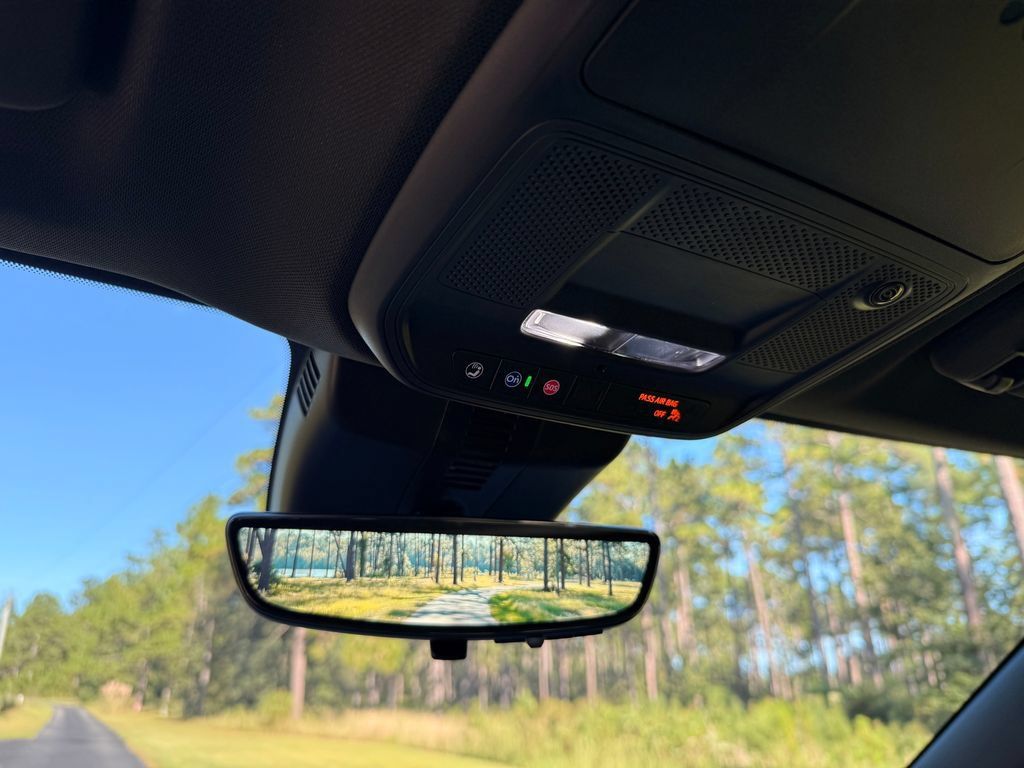 New 2027 Chevrolet Traverse LT w/ Driver Confidence Package FWD image 23
