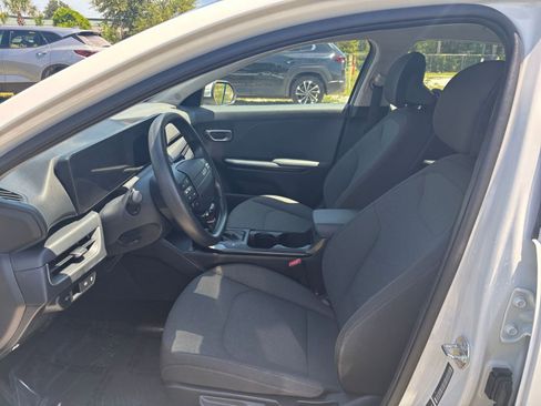 Used 2025 Kia K4 FWD image 29