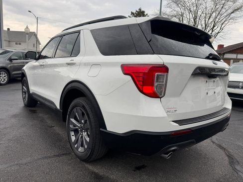 Used 2023 Ford Explorer XLT w/ Equipment Group 202A AWD/4WD image 13
