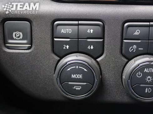 Used 2024 Chevrolet Silverado 2500 High Country w/ Technology Package AWD/4WD image 20