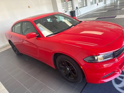 Used 2022 Dodge Charger SXT w/ Leather Interior Group RWD image 4