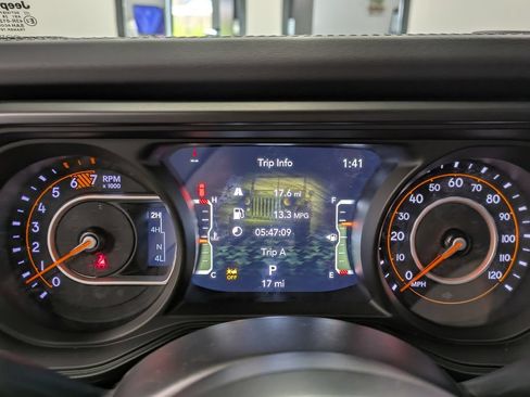 Used 2026 Jeep Wrangler Unlimited Rubicon AWD/4WD image 15