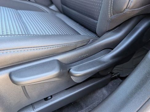 Used 2025 Chevrolet Trax LT w/ LT Convenience Package image 24