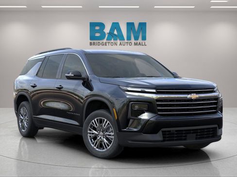 New 2026 Chevrolet Traverse LT w/ Driver Confidence Package image 2