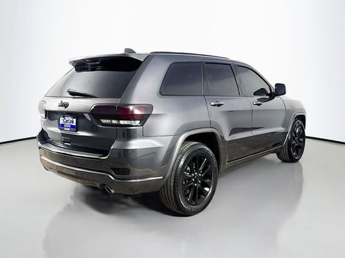Used 2018 Jeep Grand Cherokee Altitude RWD image 8