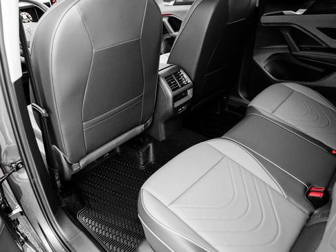 New 2026 Volkswagen Tiguan SE image 35