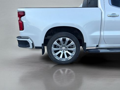 Used 2022 Chevrolet Silverado 1500 High Country w/ Technology Package AWD/4WD image 14