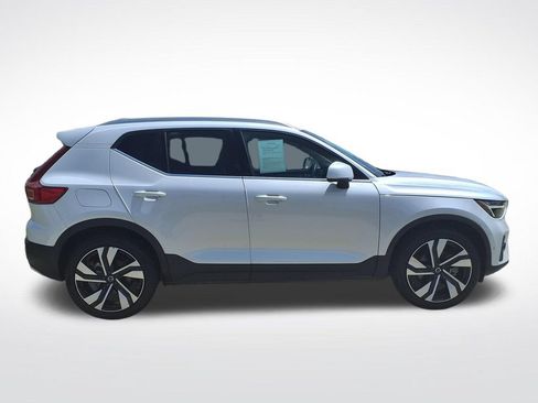 Certified 2024 Volvo XC40 B5 Plus AWD/4WD image 9
