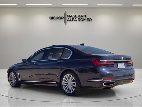Used 2020 BMW 740i w/ Premium Package image 6
