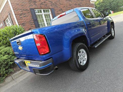 Used 2019 Chevrolet Colorado W/T w/ WT Convenience Package RWD image 5