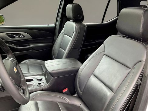 Used 2022 Chevrolet Traverse LT w/ LT Premium Package AWD/4WD image 18