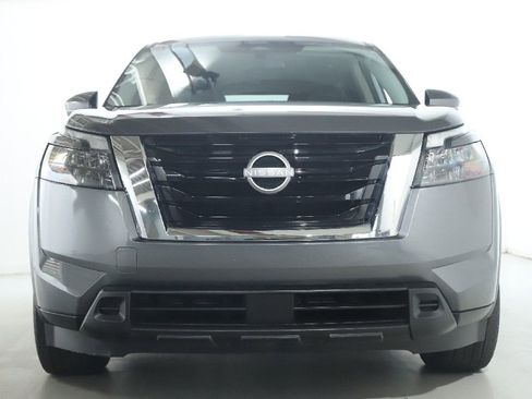 Used 2025 Nissan Pathfinder SV FWD image 6