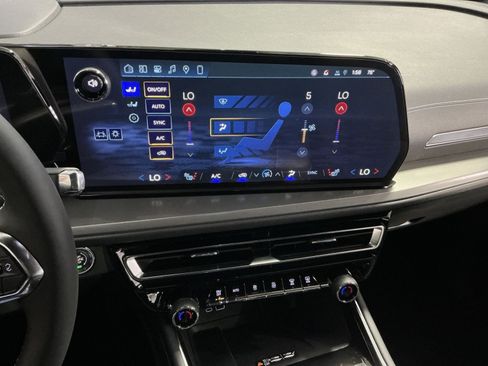 New 2026 Chevrolet Traverse LT FWD image 22