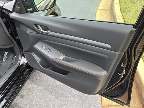 New 2026 Nissan Altima 2.5 SR w/ SR Premium Package FWD image 14
