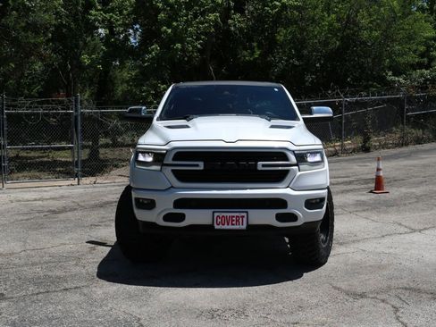 Used 2019 RAM 1500 Laramie AWD/4WD image 8