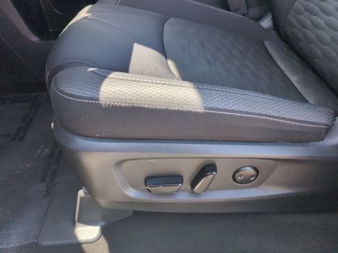 Used 2025 Nissan Pathfinder SV AWD/4WD image 22