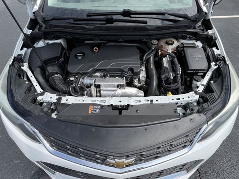 Used 2018 Chevrolet Cruze LT FWD image 21
