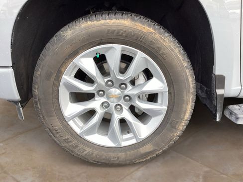 Used 2025 Chevrolet Silverado 1500 Custom RWD image 30