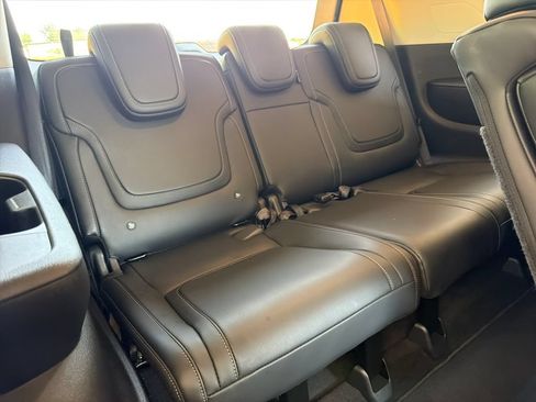 Used 2025 Nissan Armada SV AWD/4WD image 32