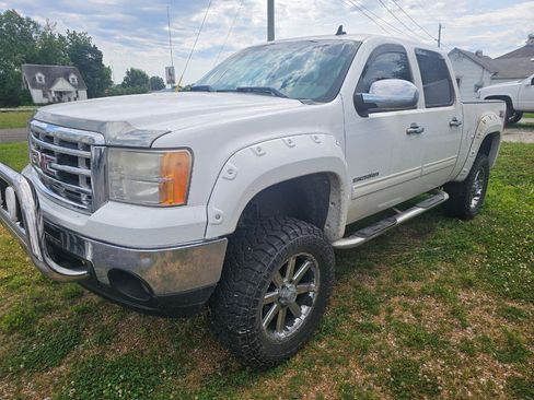 Used 2011 GMC Sierra 1500 SLE w/ Power Tech Package AWD/4WD image 4