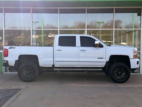 Used 2016 Chevrolet Silverado 2500 High Country w/ Duramax Plus Package image 6