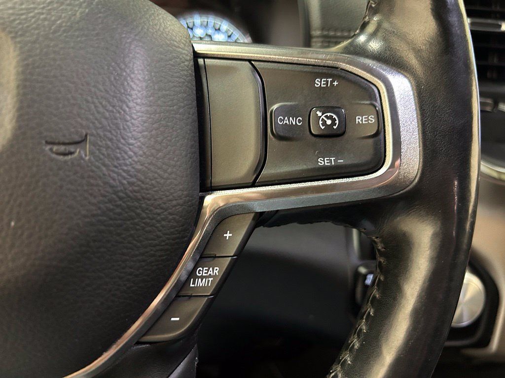 Used 2019 RAM 1500 Laramie AWD/4WD image 22