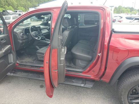 Used 2025 Chevrolet Colorado Trail Boss AWD/4WD image 11