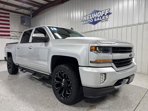 Used 2018 Chevrolet Silverado 1500 LT w/ All Star Edition image 2