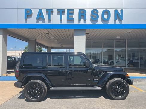 Used 2021 Jeep Wrangler Unlimited Sahara w/ Cold Weather Group AWD/4WD image 1