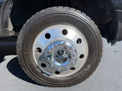 Used 2022 Ford F450 Lariat w/ FX4 Off-Road Package image 37