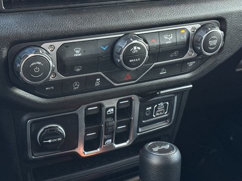 Used 2025 Jeep Wrangler Unlimited Sport AWD/4WD image 21