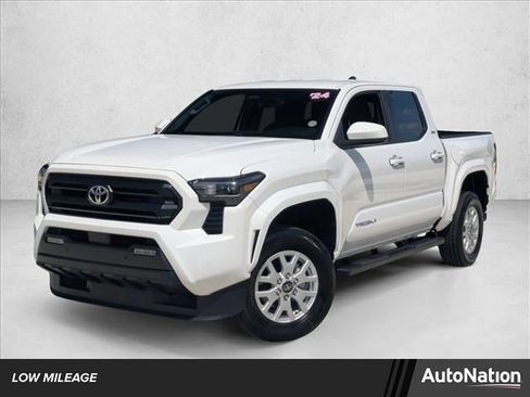 Certified 2024 Toyota Tacoma SR5 AWD/4WD image 1