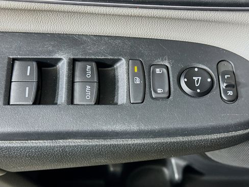 Used 2017 Honda CR-V Touring image 15