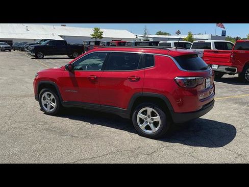 Used 2024 Jeep Compass Latitude AWD/4WD image 34
