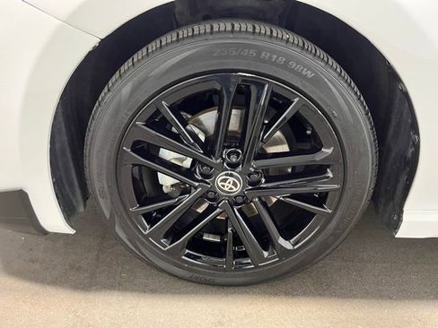 Used 2025 Toyota Camry SE image 28