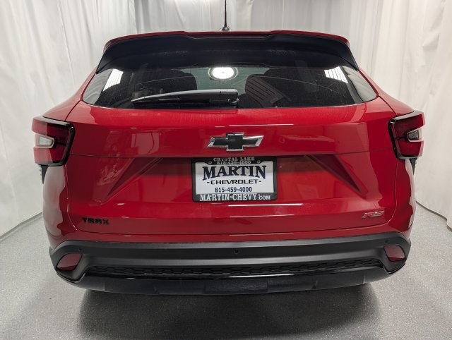 New 2026 Chevrolet Trax RS w/ Sunroof Package FWD image 4
