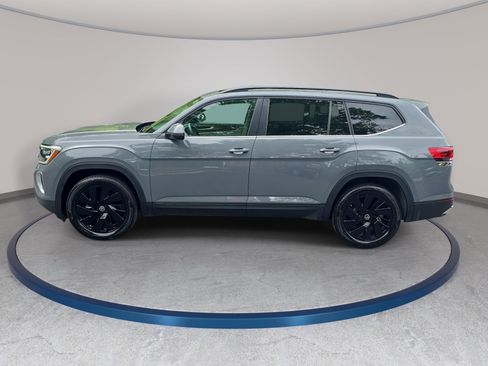 Used 2026 Volkswagen Atlas SE w/ Panoramic Sunroof Package FWD image 8