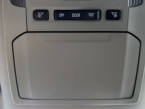 Used 2024 Toyota Highlander LE image 22