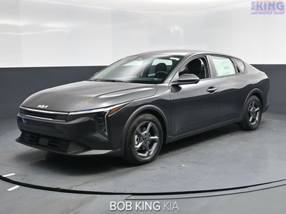 New 2025 Kia K4 LXS