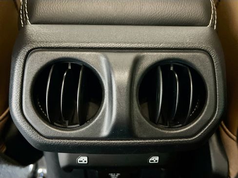 Used 2022 Jeep Wrangler Unlimited Rubicon w/ Cold Weather Group image 18