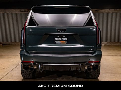 Used 2025 Cadillac Escalade V image 8