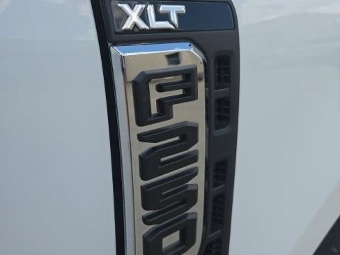 Used 2024 Ford F250 XLT w/ FX4 Off-Road Package AWD/4WD image 43