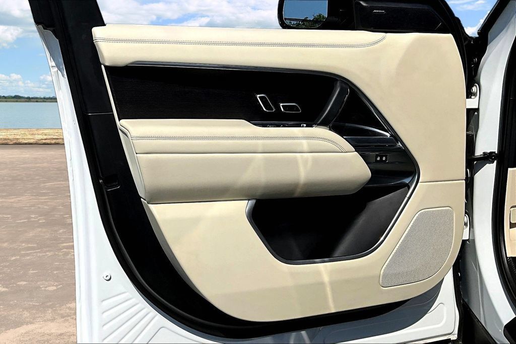 Used 2023 Land Rover Range Rover SE AWD/4WD image 19