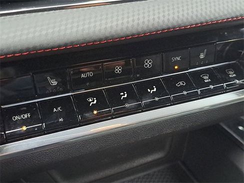 Used 2025 Chevrolet Equinox RS w/ Safety and Technology Package image 16