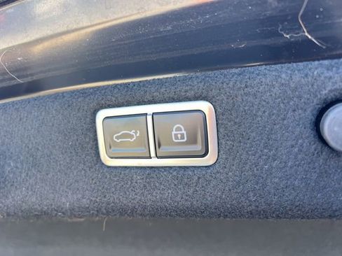 Used 2023 Genesis G70 3.3T w/ Sport Prestige Package image 39